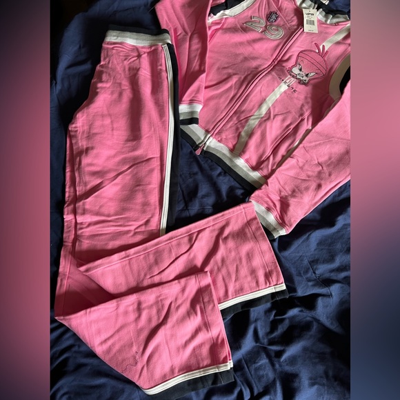 Women’s Tracksuit - Picture 3 of 5